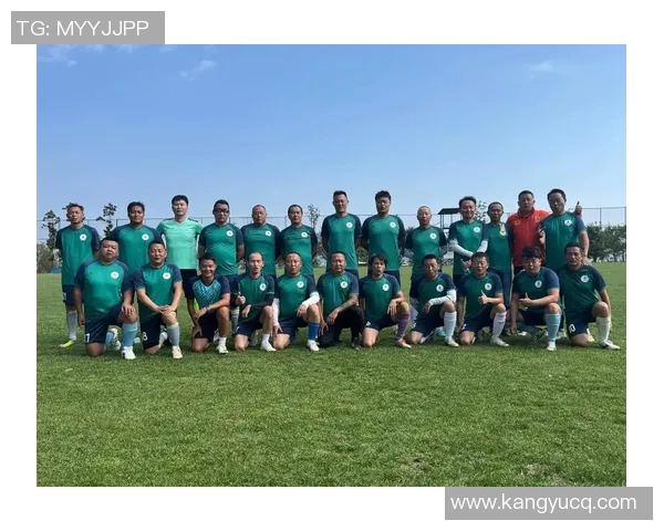 城南足球俱乐部迎战江源球队展现激情与实力的较量 城南足球俱乐部迎战江源球队展现激情与实力的较量