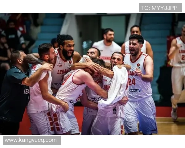 中国蓝男篮队迎战黎巴嫩全力争胜展现团队实力与拼搏精神 中国蓝男篮队迎战黎巴嫩全力争胜展现团队实力与拼搏精神